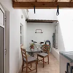 Ana Townhouse *