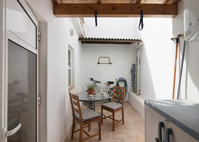 Ana Townhouse *